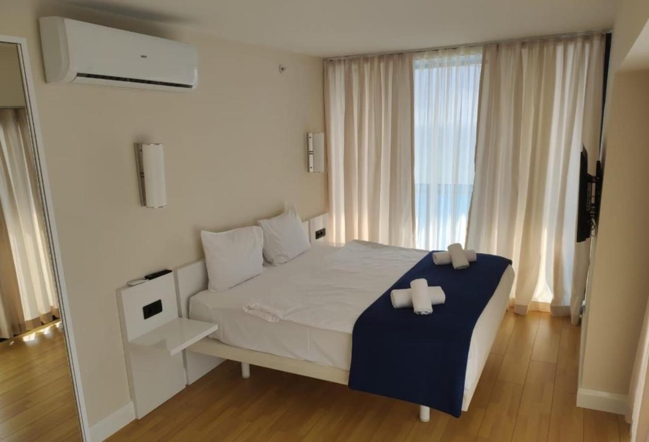 Orbi City Sea View Aparthotel Батуми Екстериор снимка