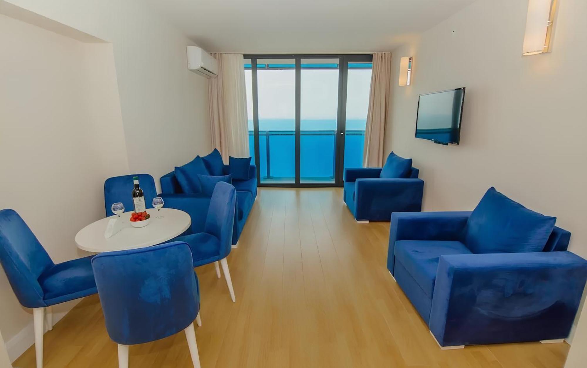 Orbi City Sea View Aparthotel Батуми Екстериор снимка